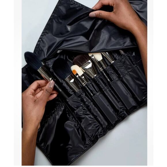 Mac Brush Roll Bag - Picture 4 of 4